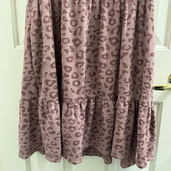 Lush boutique pink leopard midi dress with pockets - Picture 2 of 9